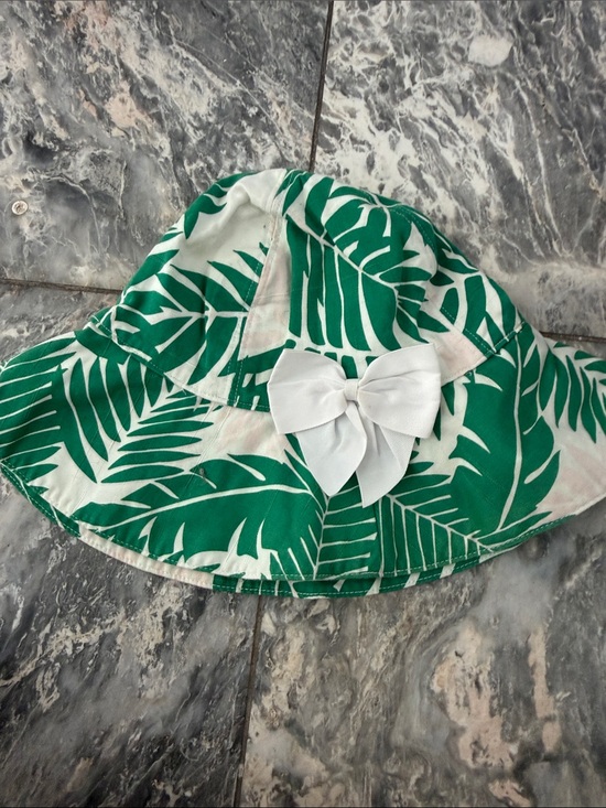 Janie and Jack Other - Janie and Jack Green & White Leaf Print Sun Hat with Bow Accent